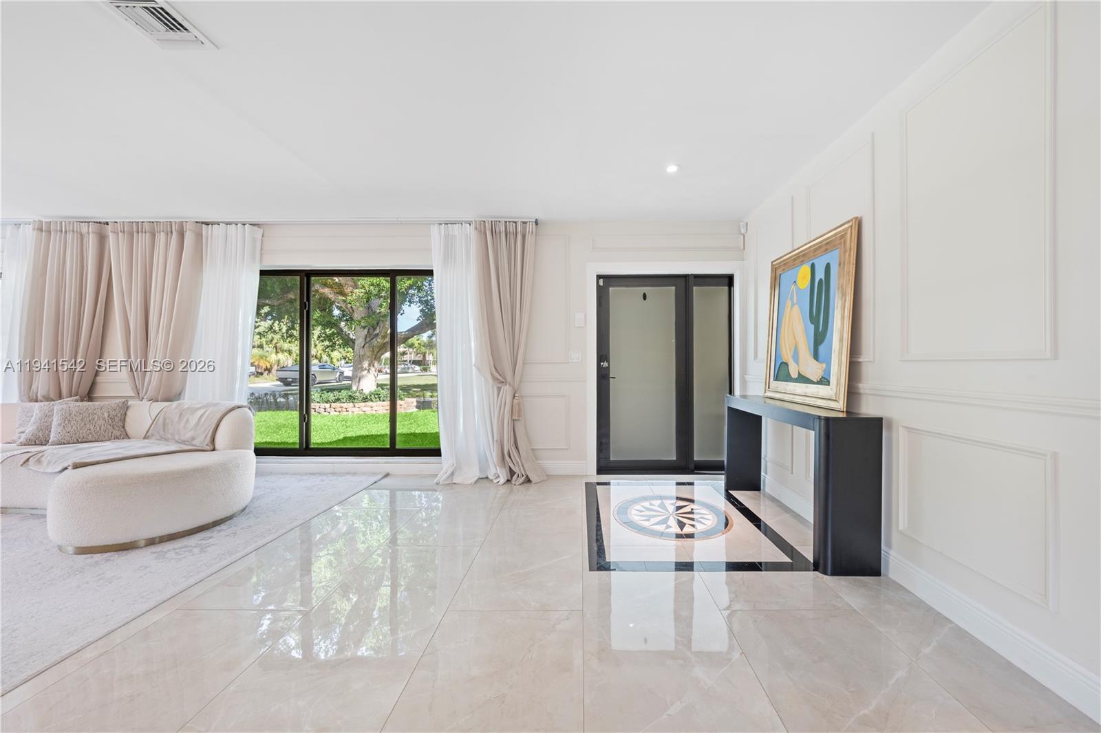 HOLLYWOOD LAKES SECTION - Residential