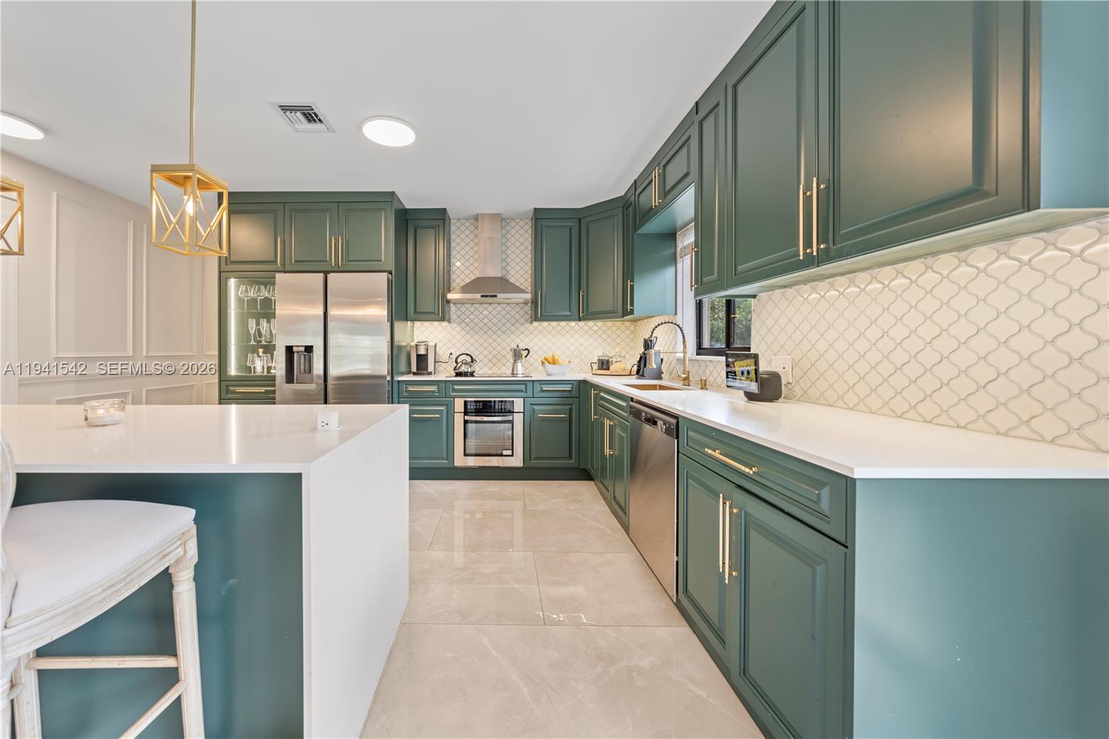 HOLLYWOOD LAKES SECTION - Residential