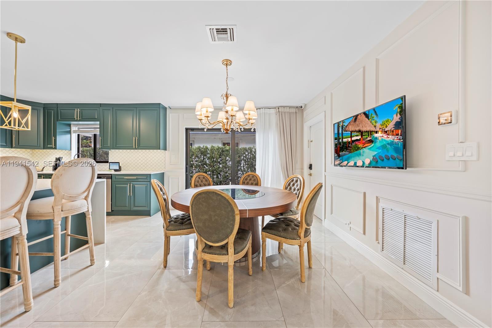 HOLLYWOOD LAKES SECTION - Residential