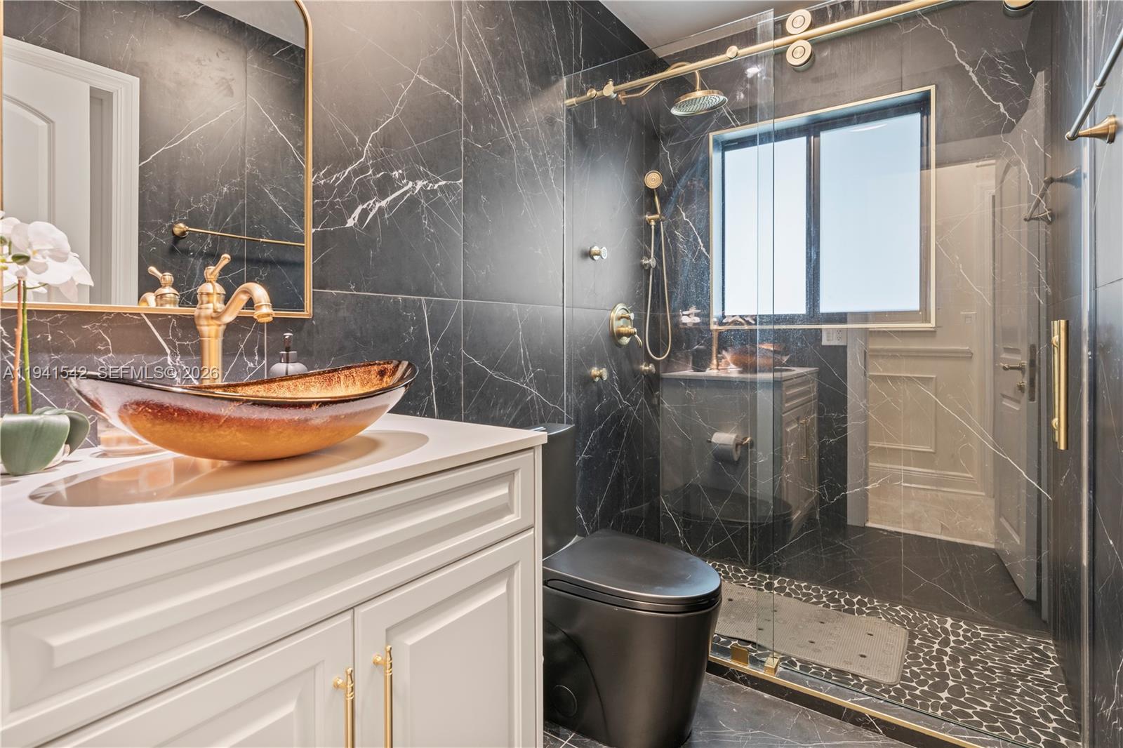 HOLLYWOOD LAKES SECTION - Residential