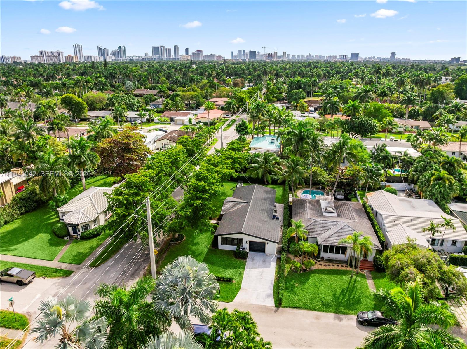 HOLLYWOOD LAKES SECTION - Residential