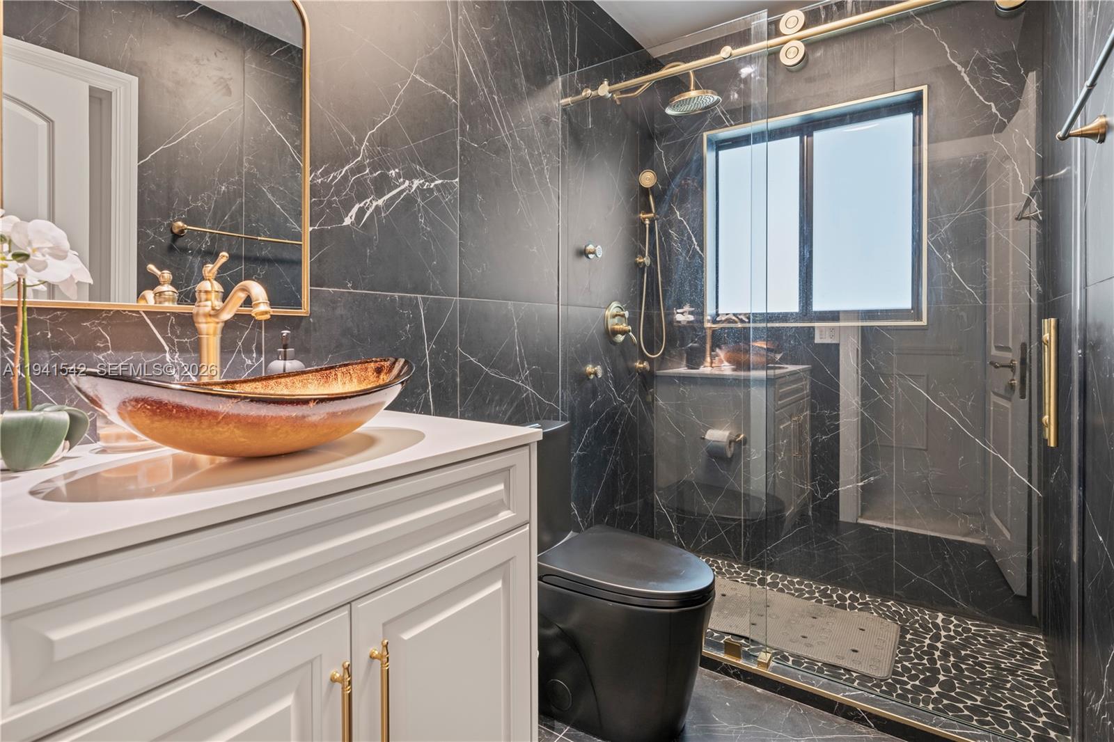 HOLLYWOOD LAKES SECTION - Residential