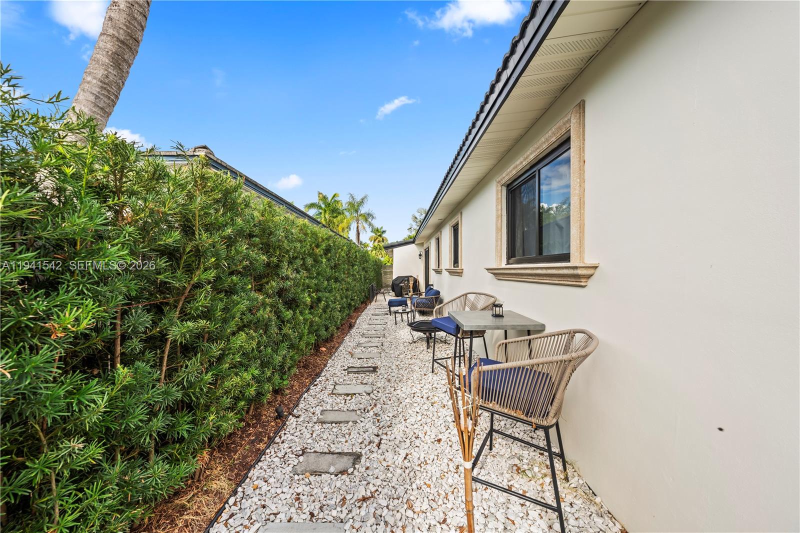 HOLLYWOOD LAKES SECTION - Residential