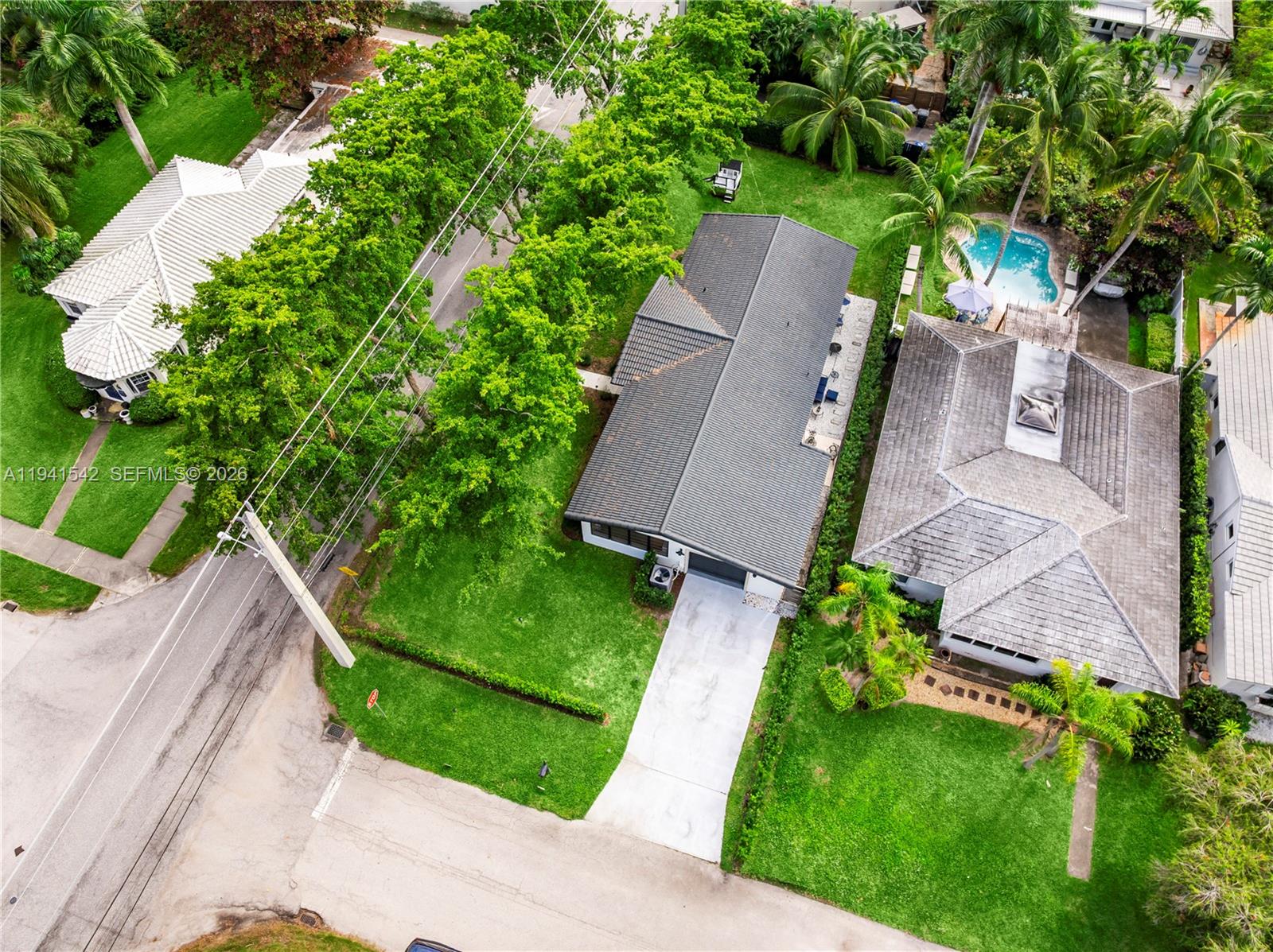 HOLLYWOOD LAKES SECTION - Residential