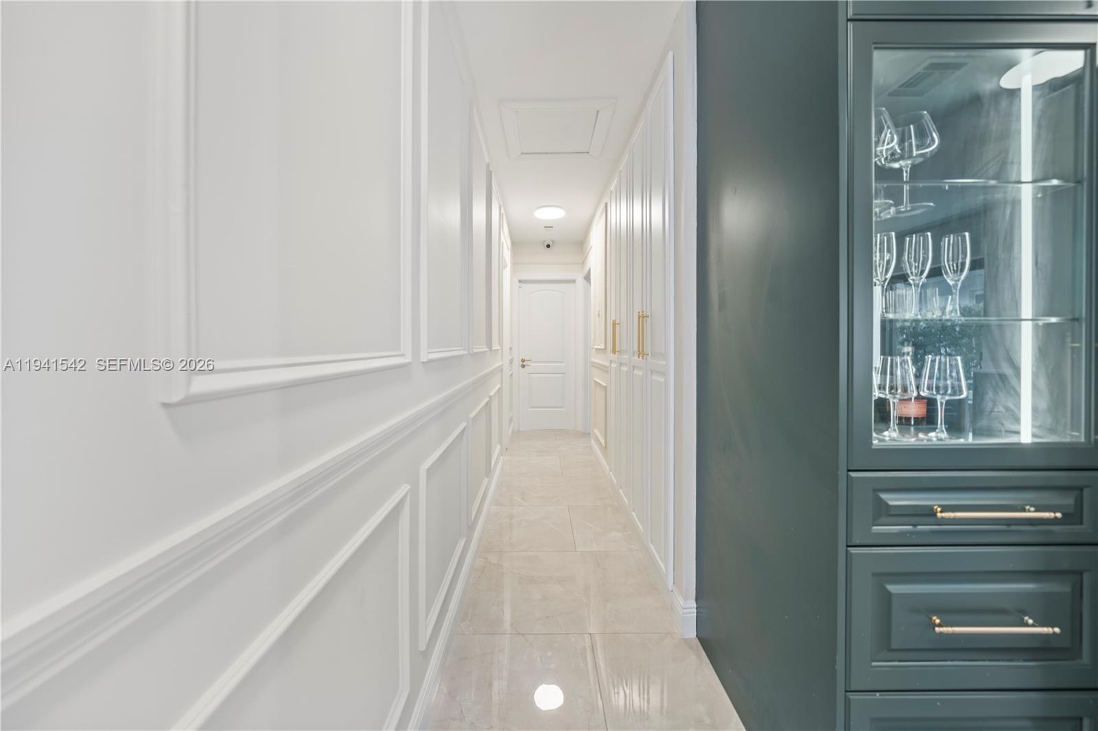 HOLLYWOOD LAKES SECTION - Residential