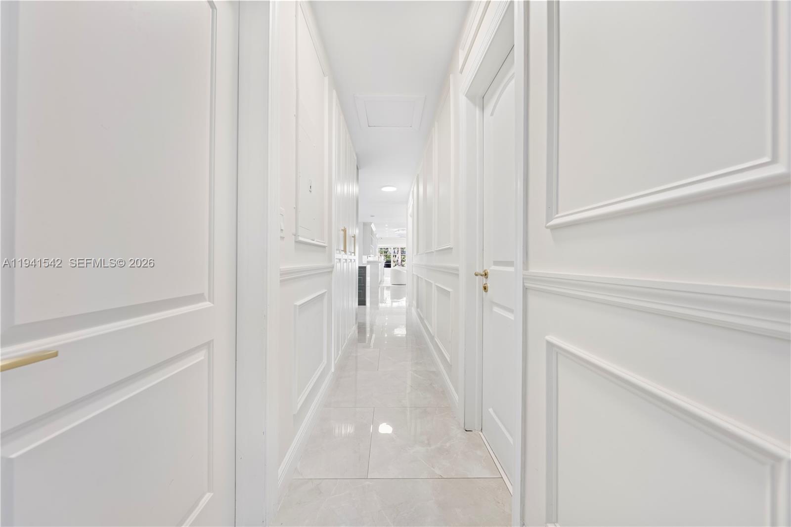 HOLLYWOOD LAKES SECTION - Residential