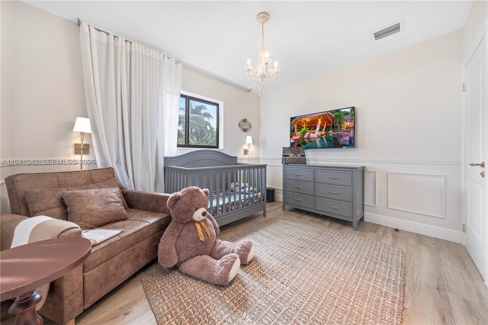 HOLLYWOOD LAKES SECTION - Residential