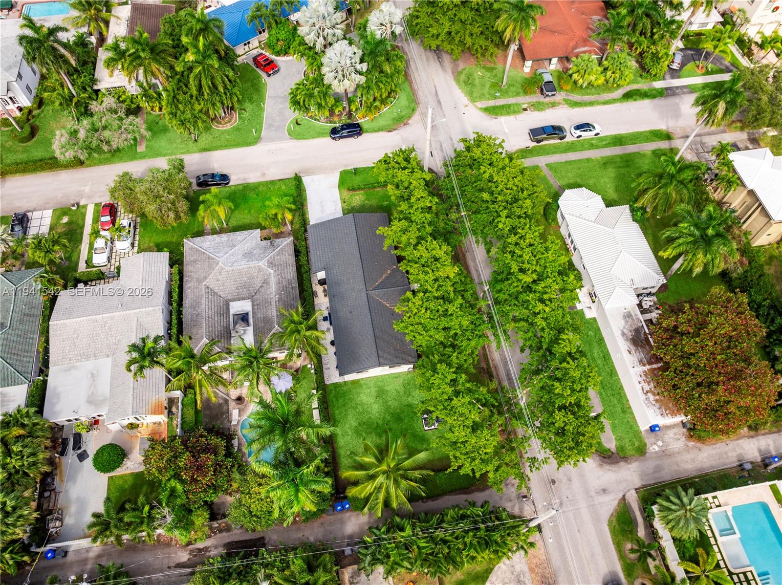 HOLLYWOOD LAKES SECTION - Residential