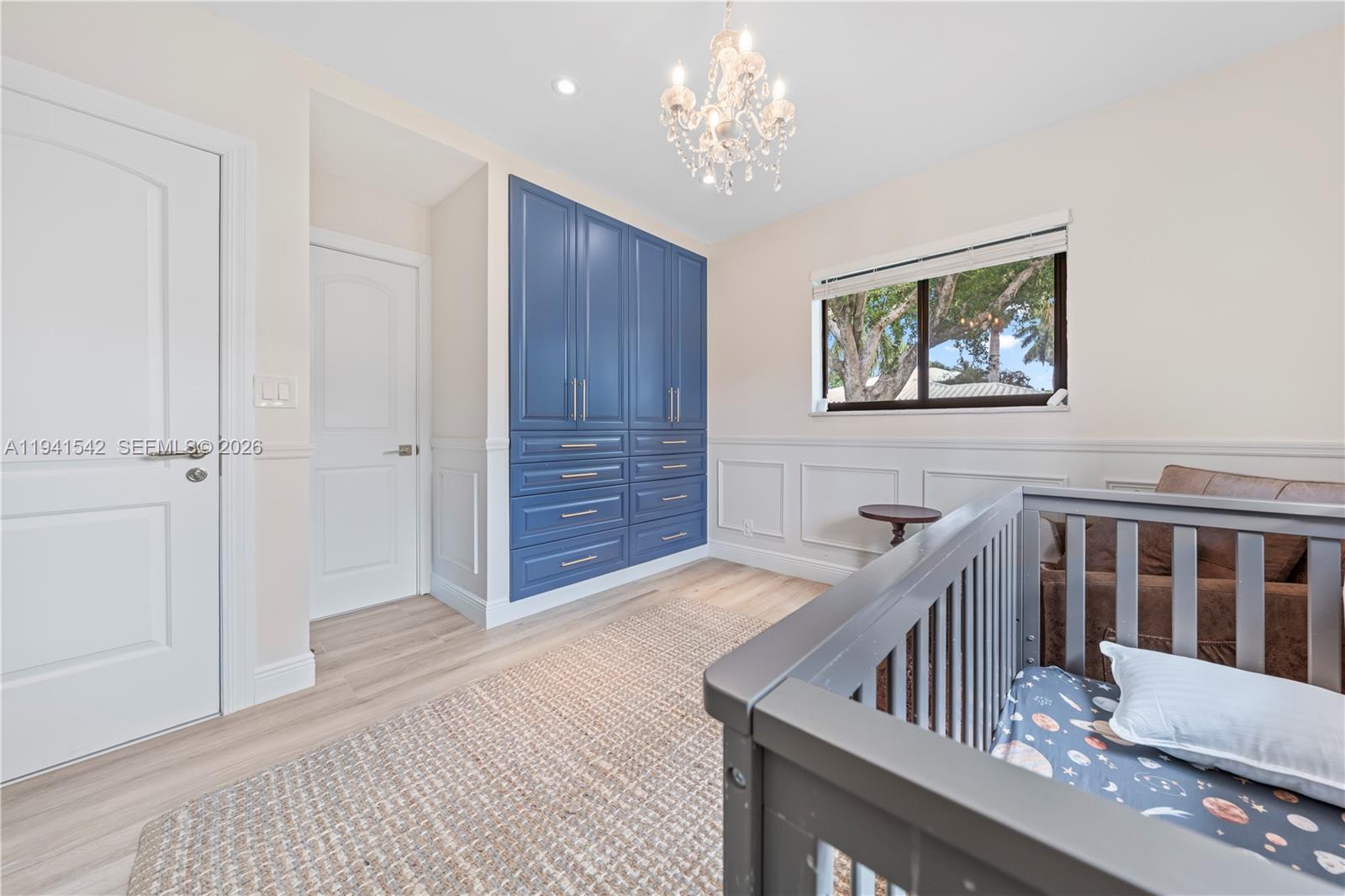 HOLLYWOOD LAKES SECTION - Residential