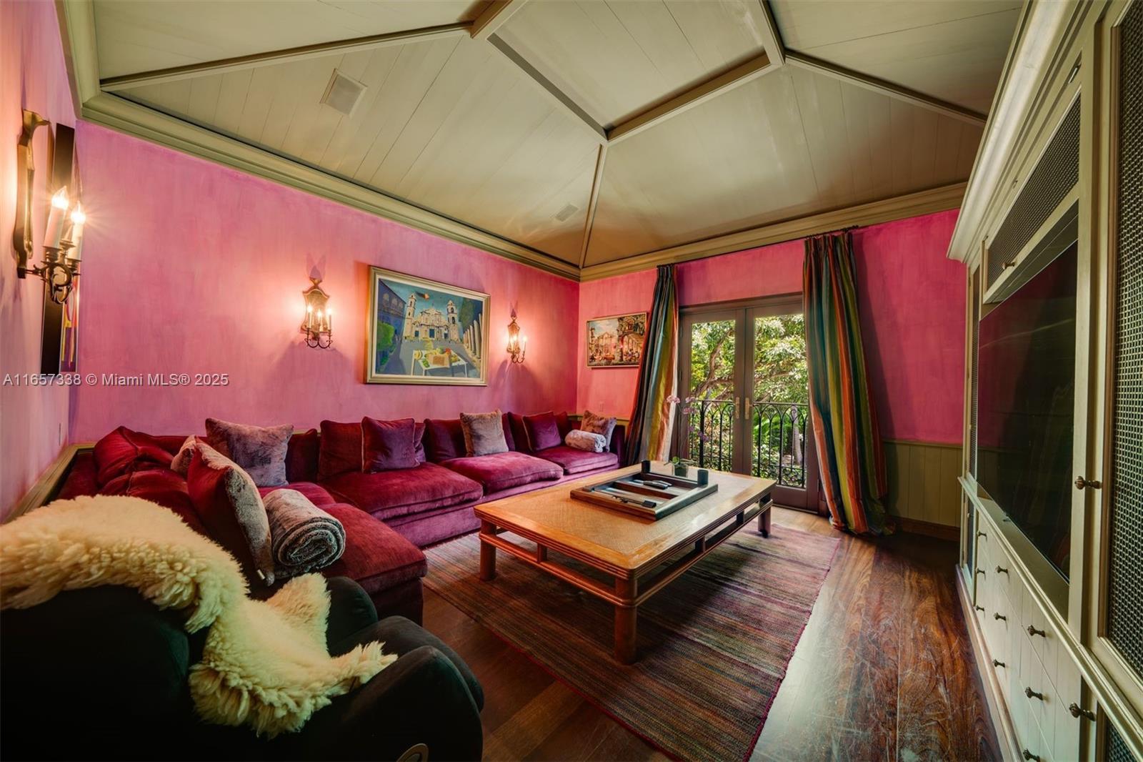 TROPICAL ISLE HOMES SUB 4 - Residential