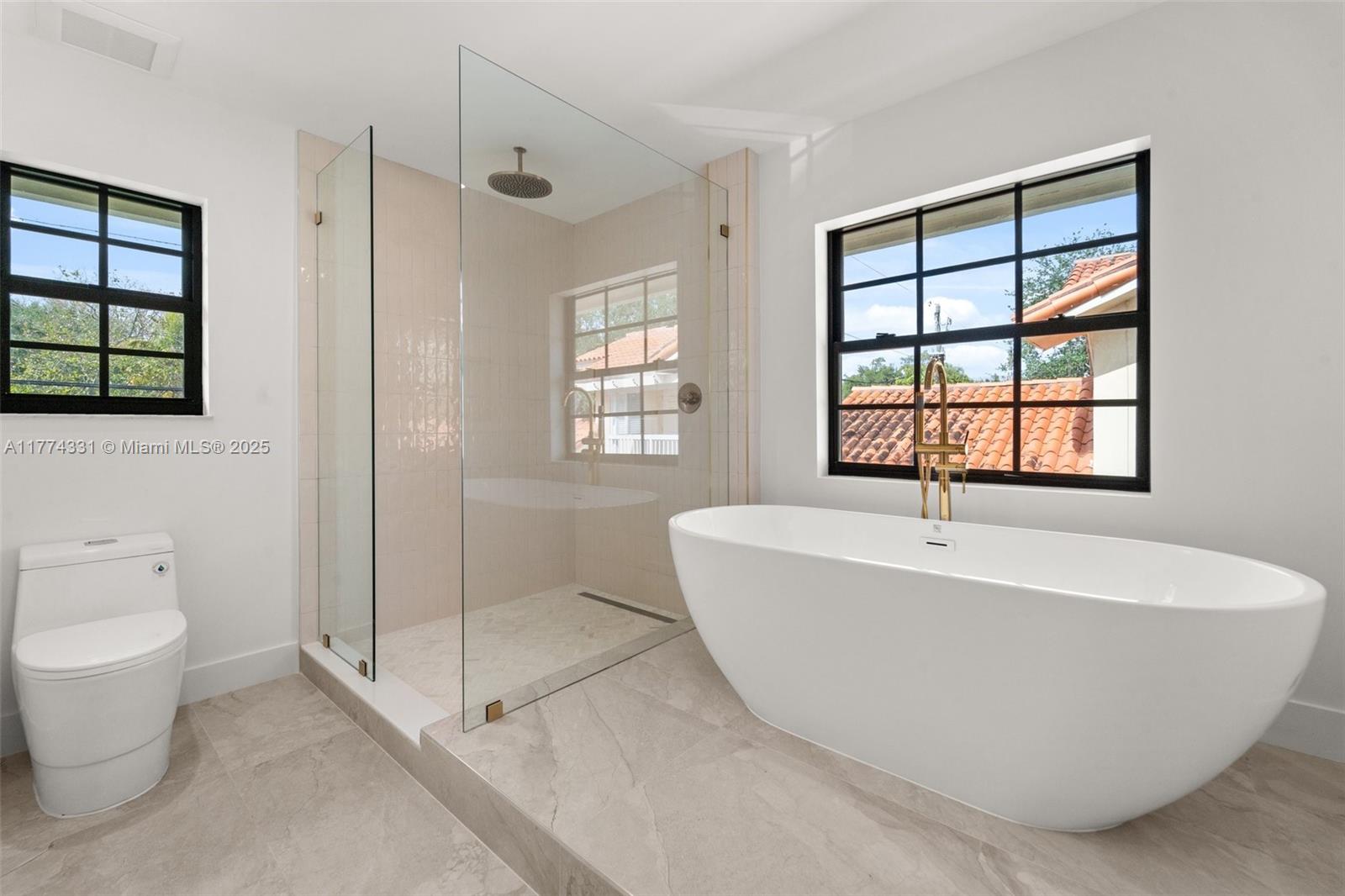 CORAL GABLES RIVIERA SEC - Residential