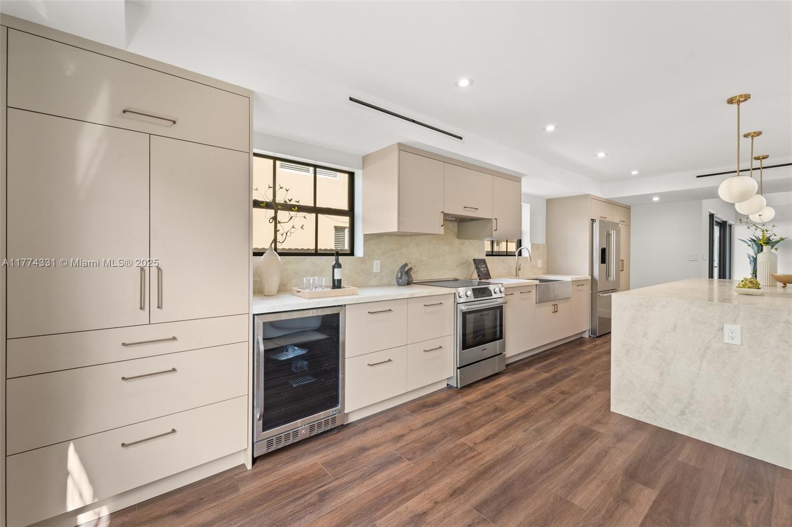 CORAL GABLES RIVIERA SEC - Residential