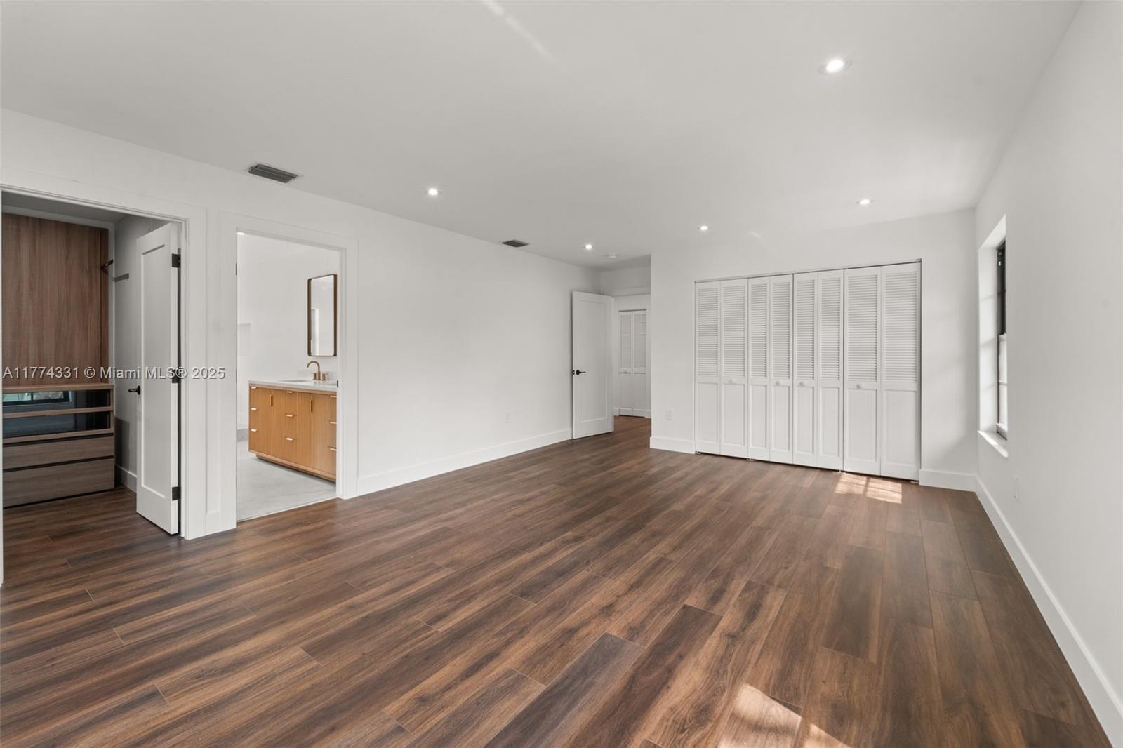 CORAL GABLES RIVIERA SEC - Residential