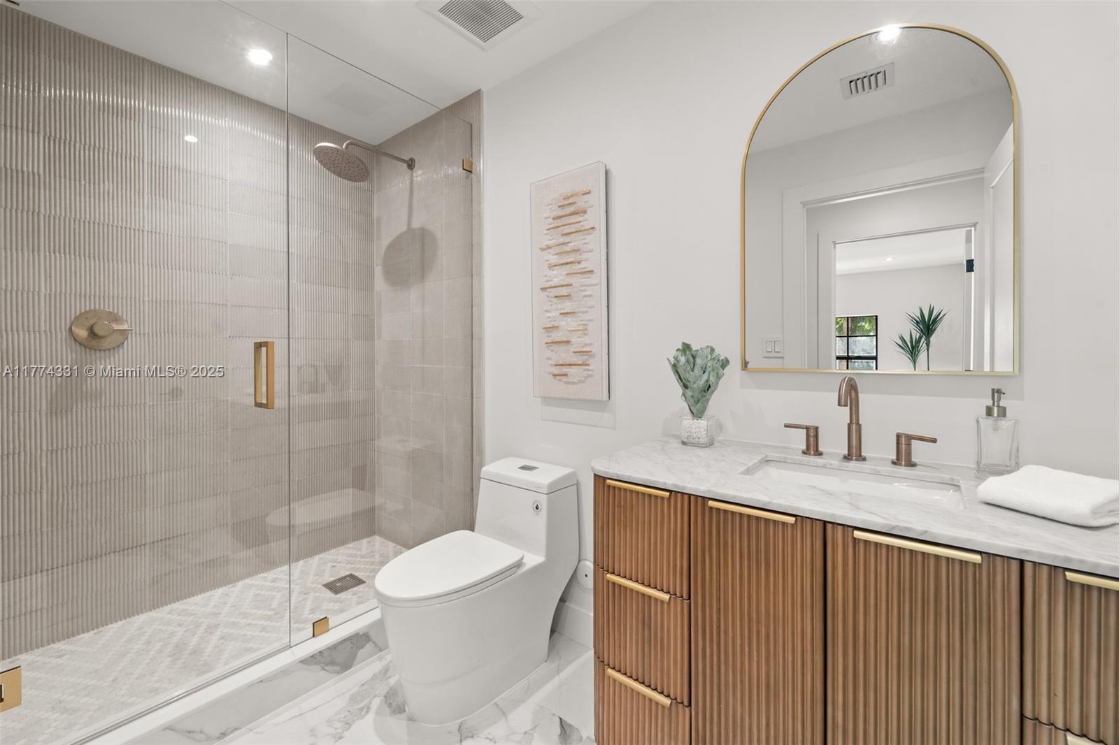 CORAL GABLES RIVIERA SEC - Residential