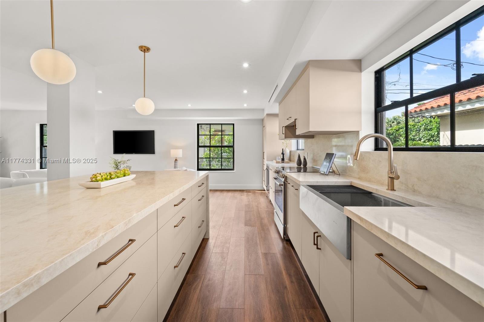 CORAL GABLES RIVIERA SEC - Residential