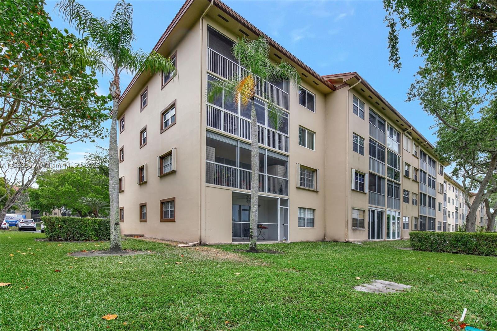 CAMBRIDGE AT CENTURY VILL - Residential