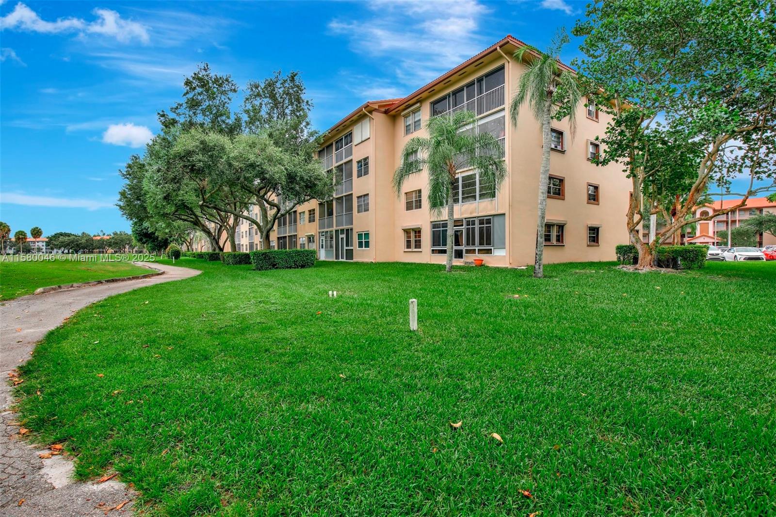 CAMBRIDGE AT CENTURY VILL - Residential