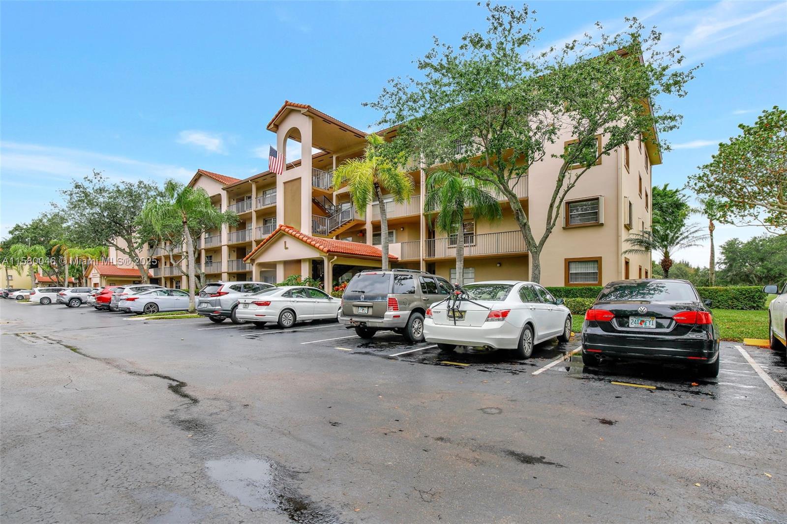 CAMBRIDGE AT CENTURY VILL - Residential