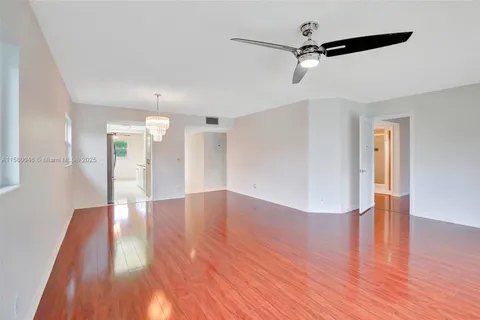 1200 SW 125th Ave Unit 415L, Pembroke Pines, FL 33027 - MLS#: A11580046