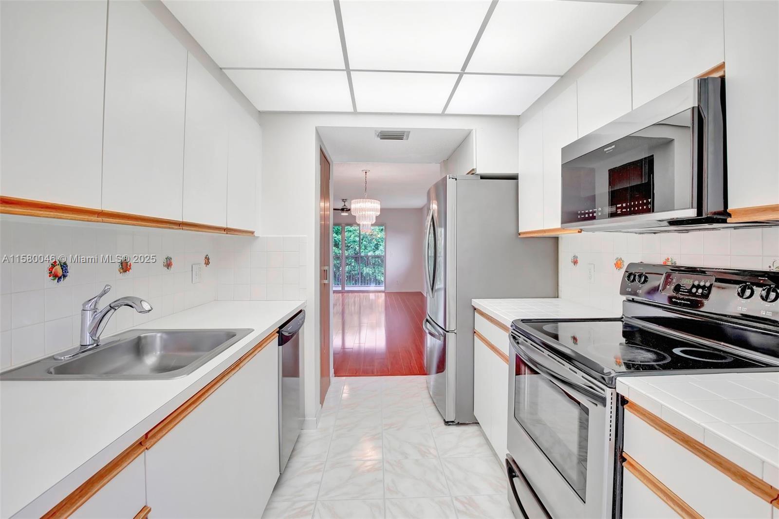 CAMBRIDGE AT CENTURY VILL - Residential