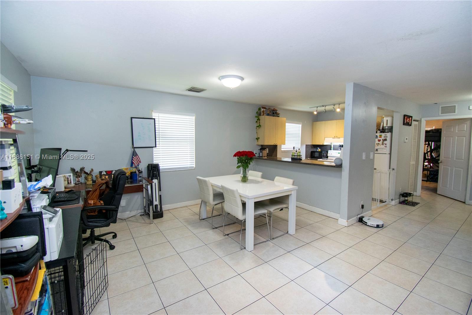 HOLLYWOOD PARK - Residential Lease