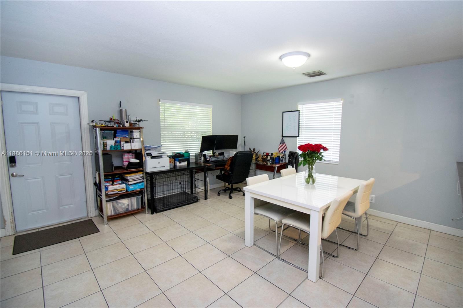 HOLLYWOOD PARK - Residential Lease