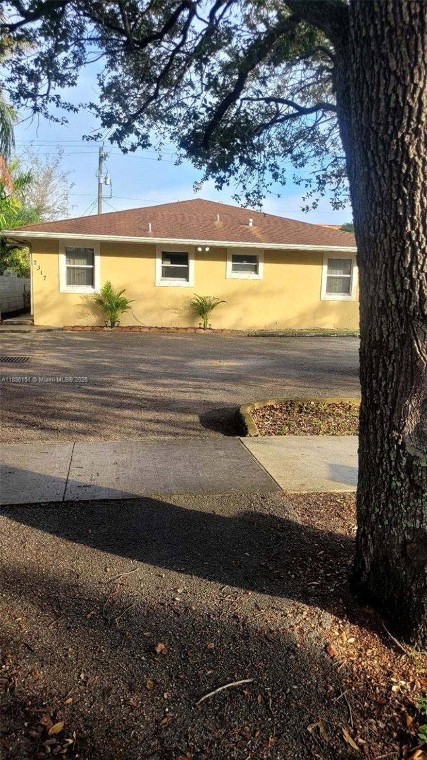 Newer Construction! Great central location! Minutes from I 95, I 595, the beaches and Dania Pointe!  Midway between Miami and Fort Lauderdale!  Spacious and open 2,1 with an updated bathroom, Impact Windows and Doors, Central AC,  a LARGE and SOLAR lit backyard with a new Vinly Fence! Washer/dryer conveniently inside the unit!  Landlord takes great care of the property!  Feel free to dry by but please do not disturb tenants!