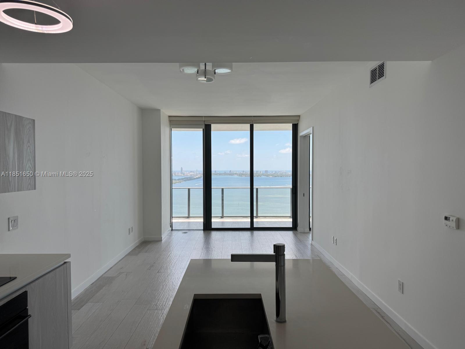 Beautiful, bright & spacious Bayview apartment located in the heart of Edgewater. 1 bedroom 2 bathrooms. Amazing amenities such as gym, spinning room, spa, virtual golf room, bowling lane, wine room, cigar room, etc