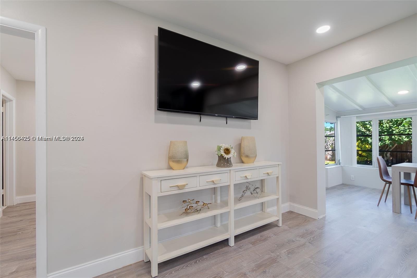 NORTH PALM BEACH VILLAGE - Residential Lease
