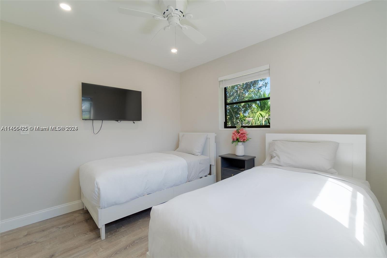 NORTH PALM BEACH VILLAGE - Residential Lease