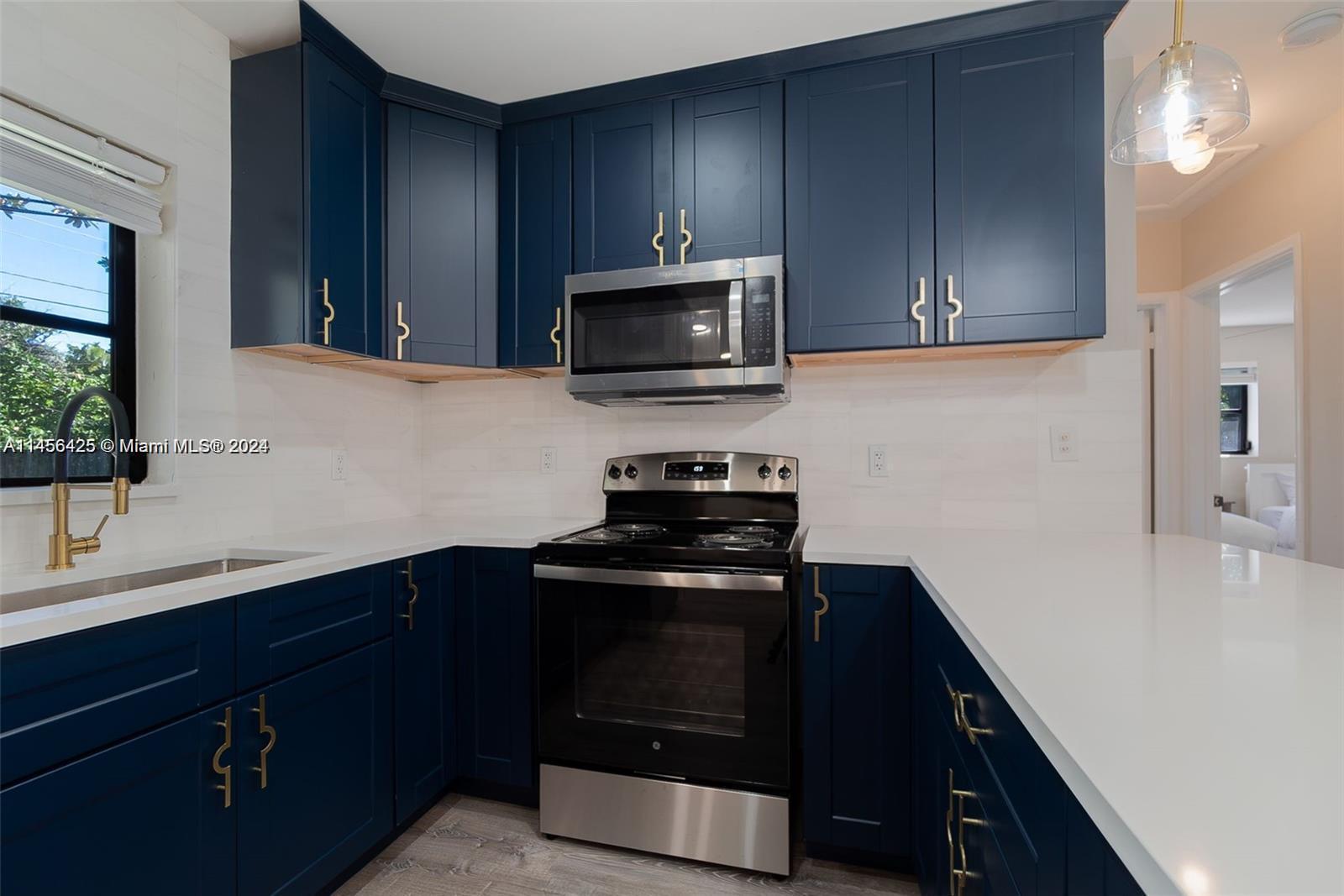 NORTH PALM BEACH VILLAGE - Residential Lease