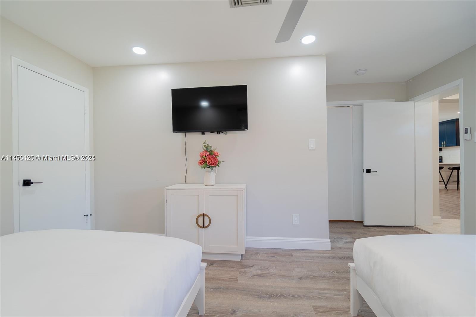 NORTH PALM BEACH VILLAGE - Residential Lease