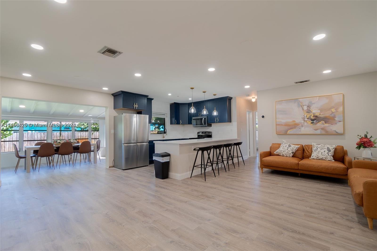 NORTH PALM BEACH VILLAGE - Residential Lease