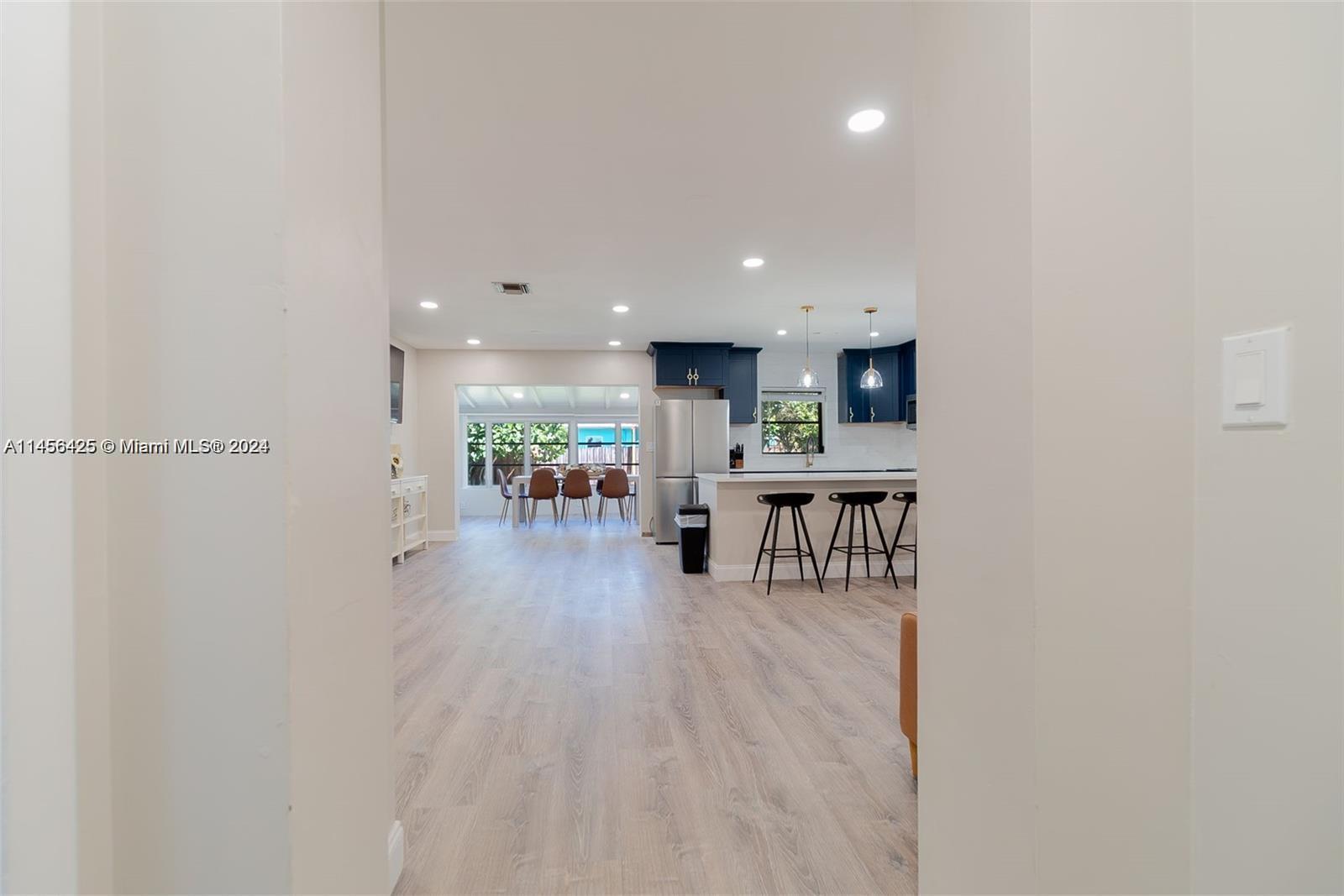 NORTH PALM BEACH VILLAGE - Residential Lease