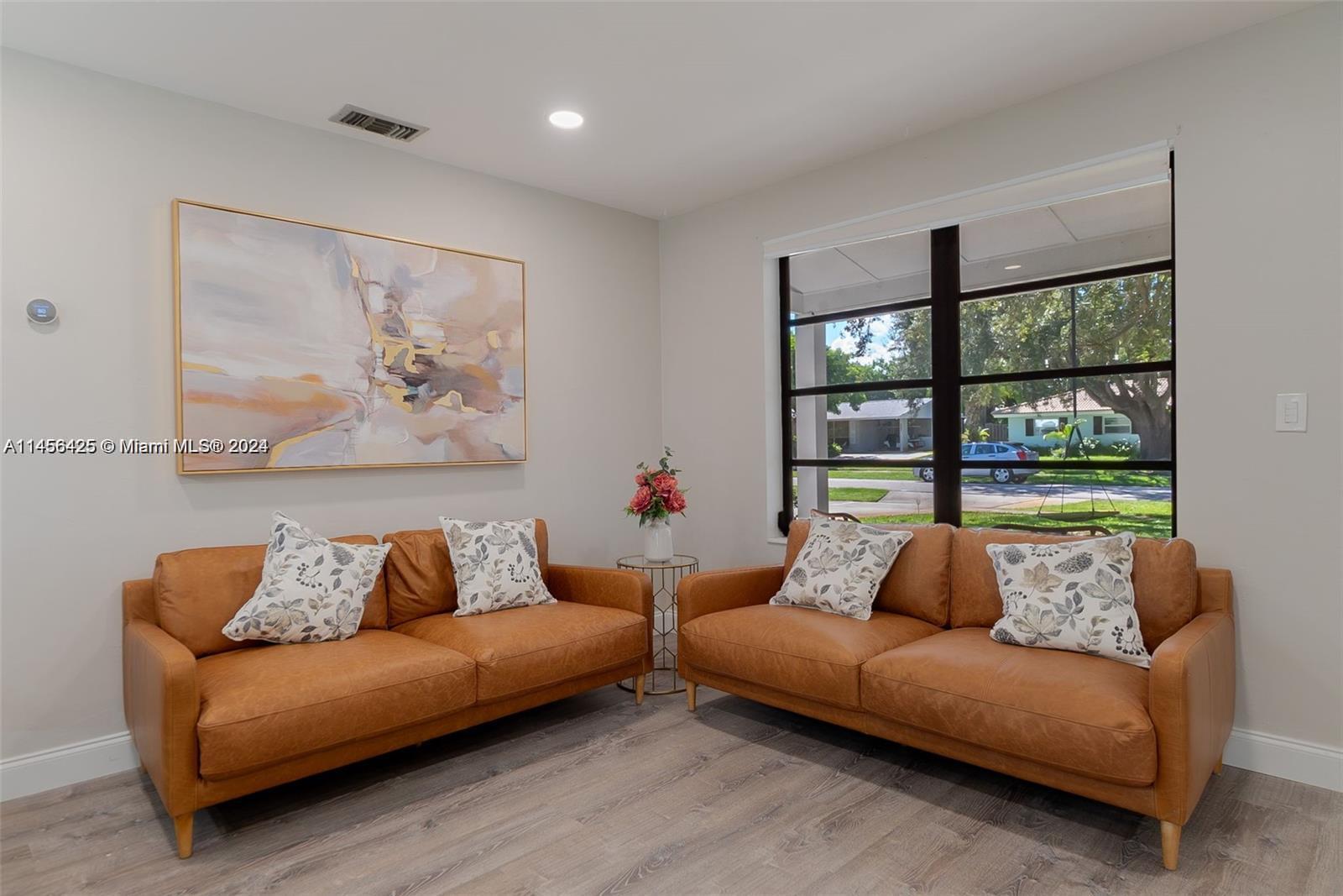 NORTH PALM BEACH VILLAGE - Residential Lease