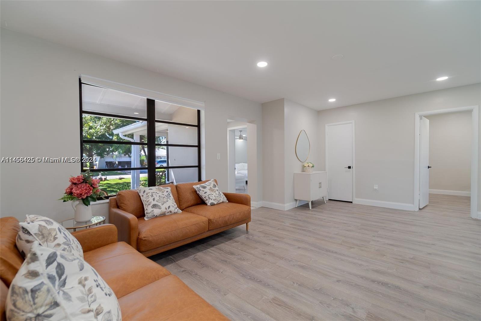 NORTH PALM BEACH VILLAGE - Residential Lease