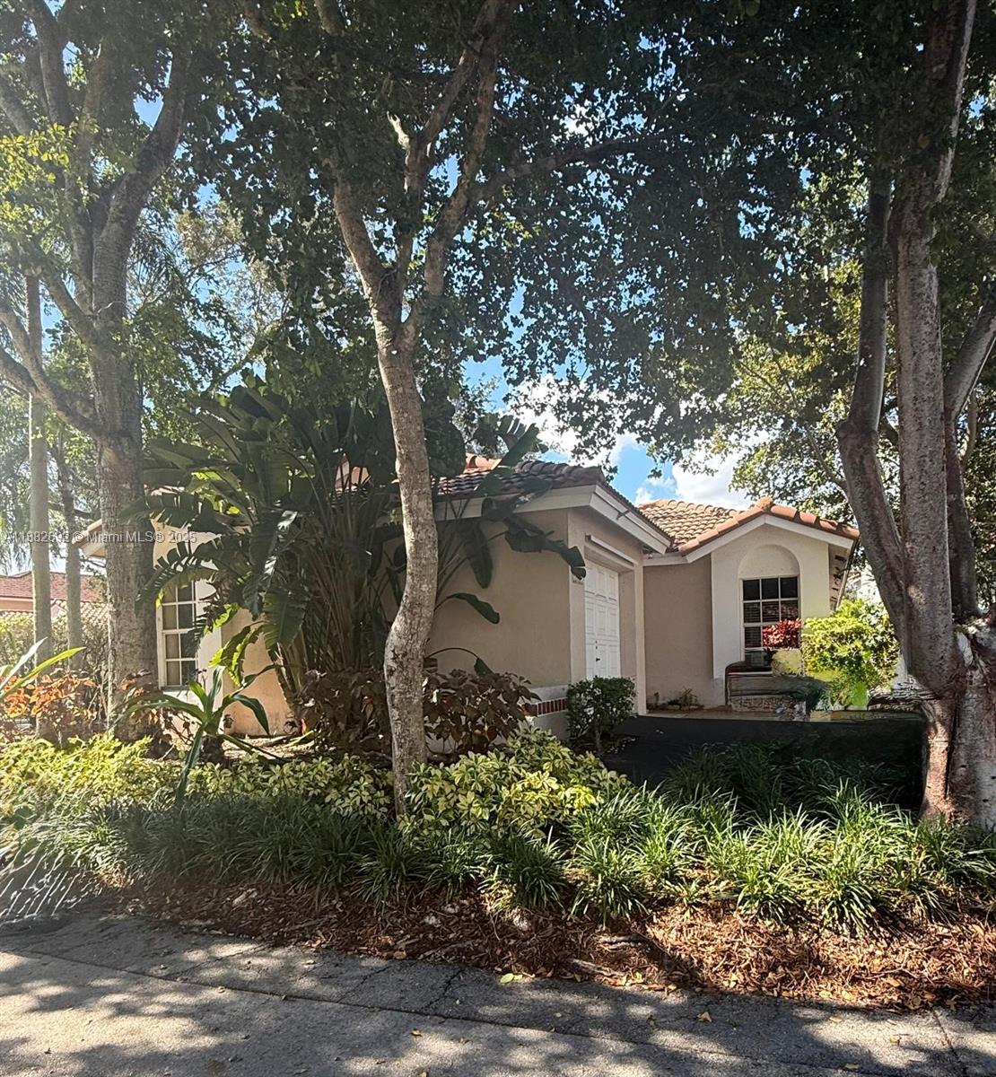 COUNTRY ISLES GARDEN HOMES - Residential