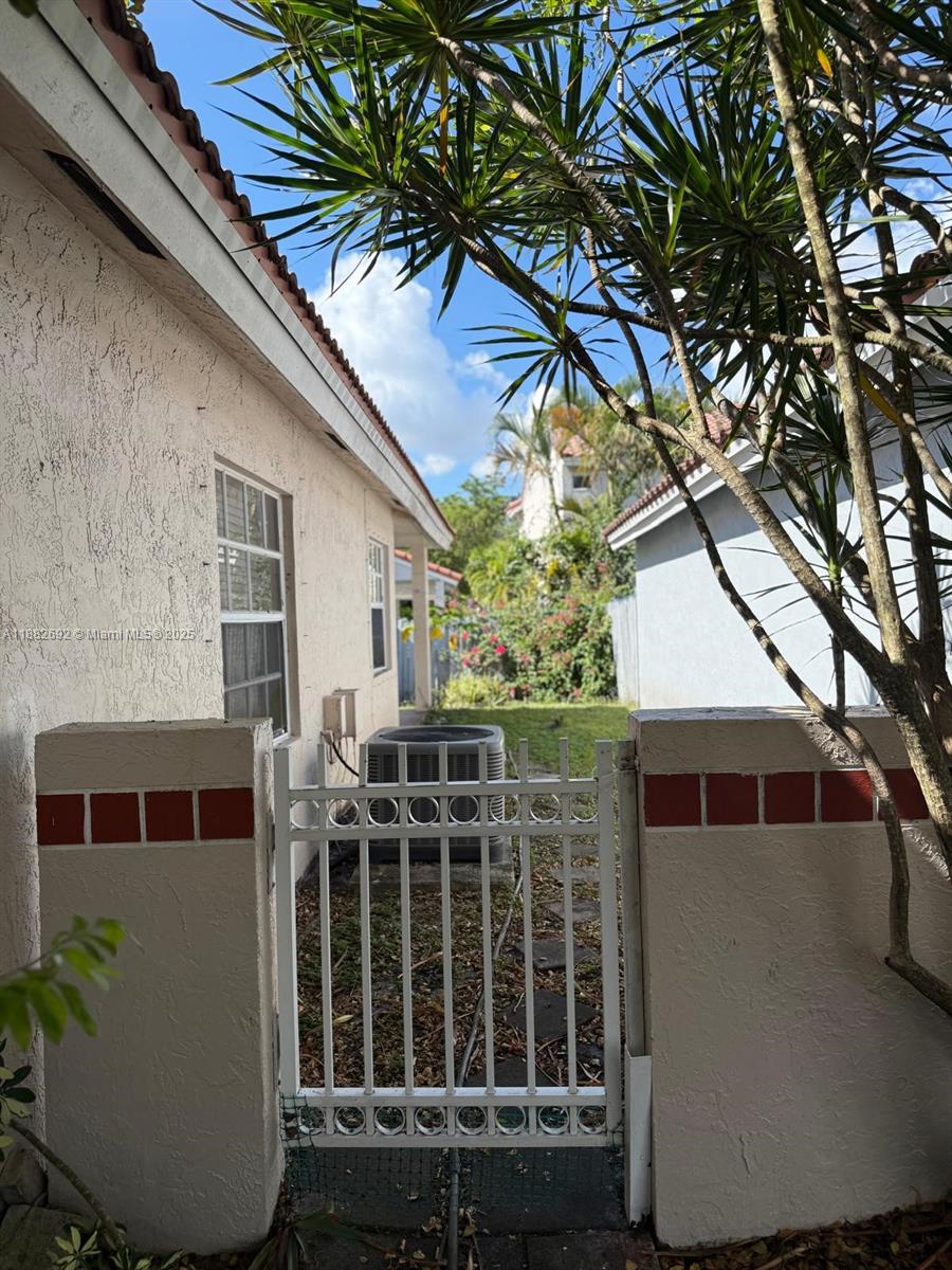 COUNTRY ISLES GARDEN HOMES - Residential