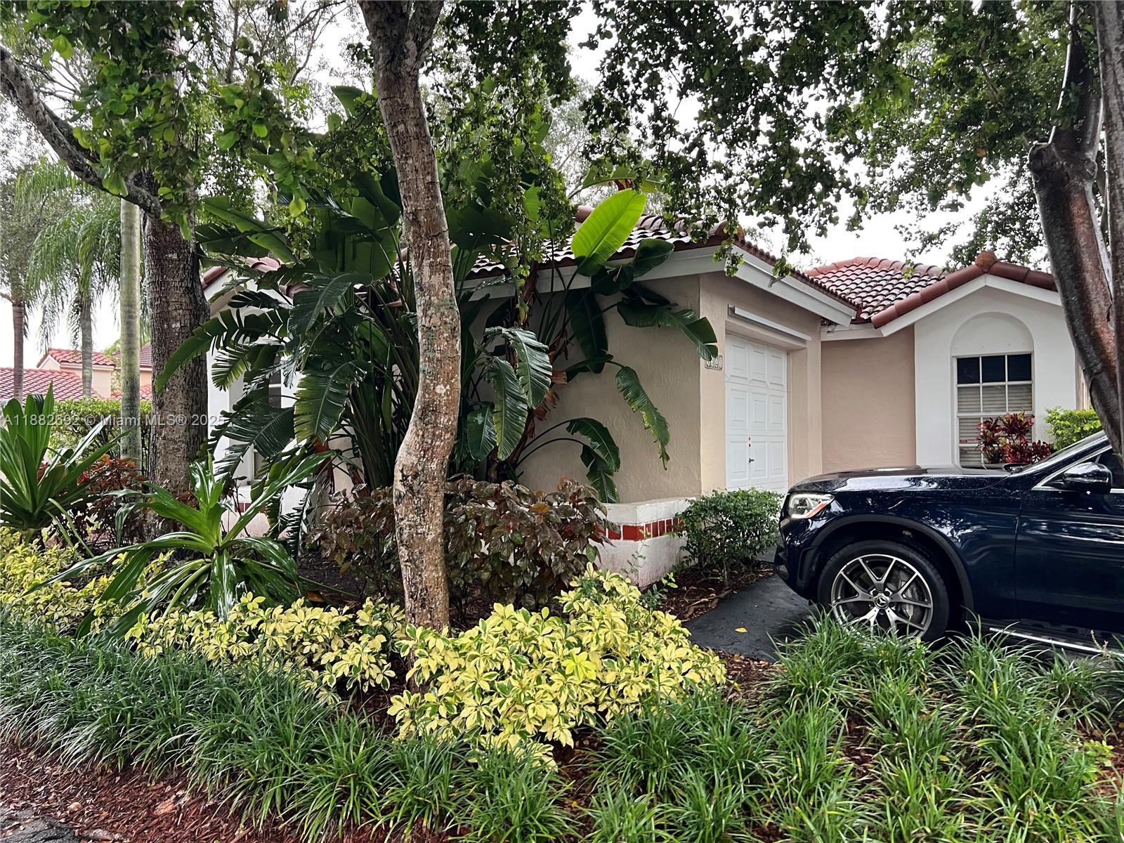 COUNTRY ISLES GARDEN HOMES - Residential
