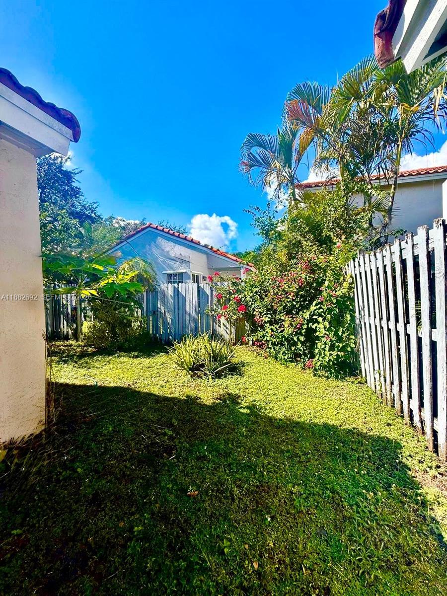 COUNTRY ISLES GARDEN HOMES - Residential