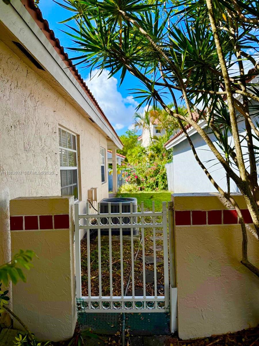 COUNTRY ISLES GARDEN HOMES - Residential