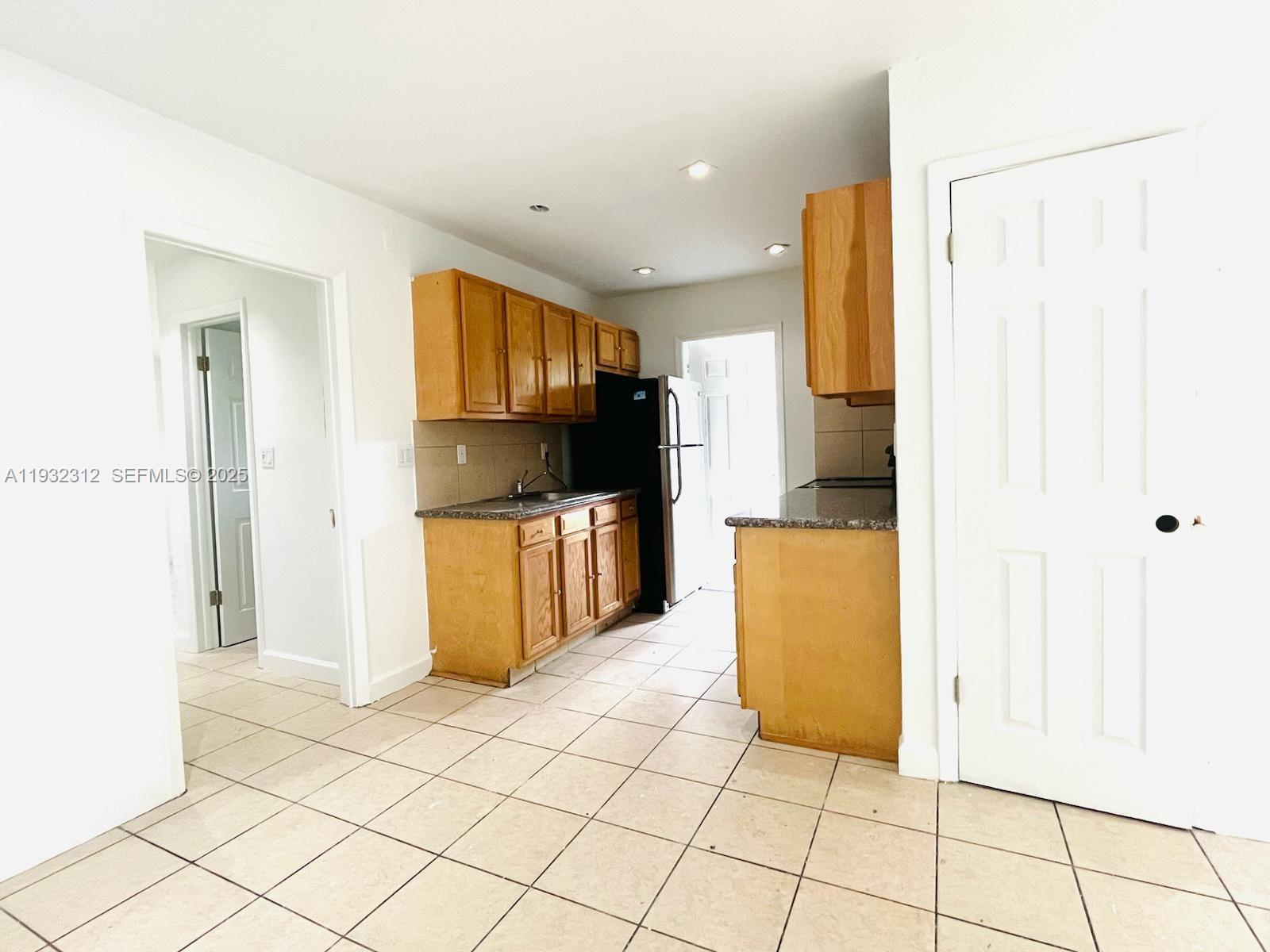 RIVERSIDE NO 2 - Residential Lease