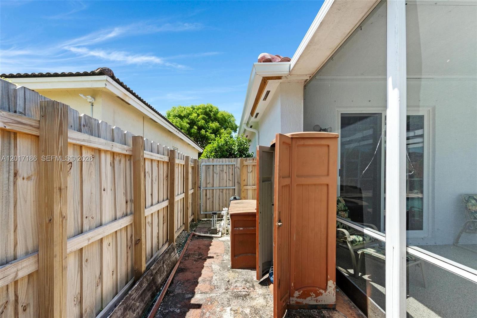KEYS-GATE NO 3 - Residential