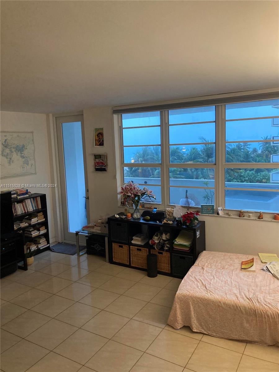 THE DECOPLAGE CONDO - Residential