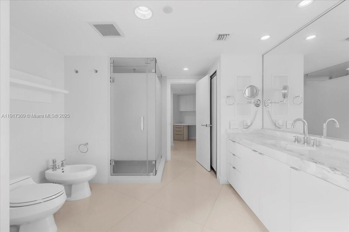 BRISTOL TOWER CONDO - Residential