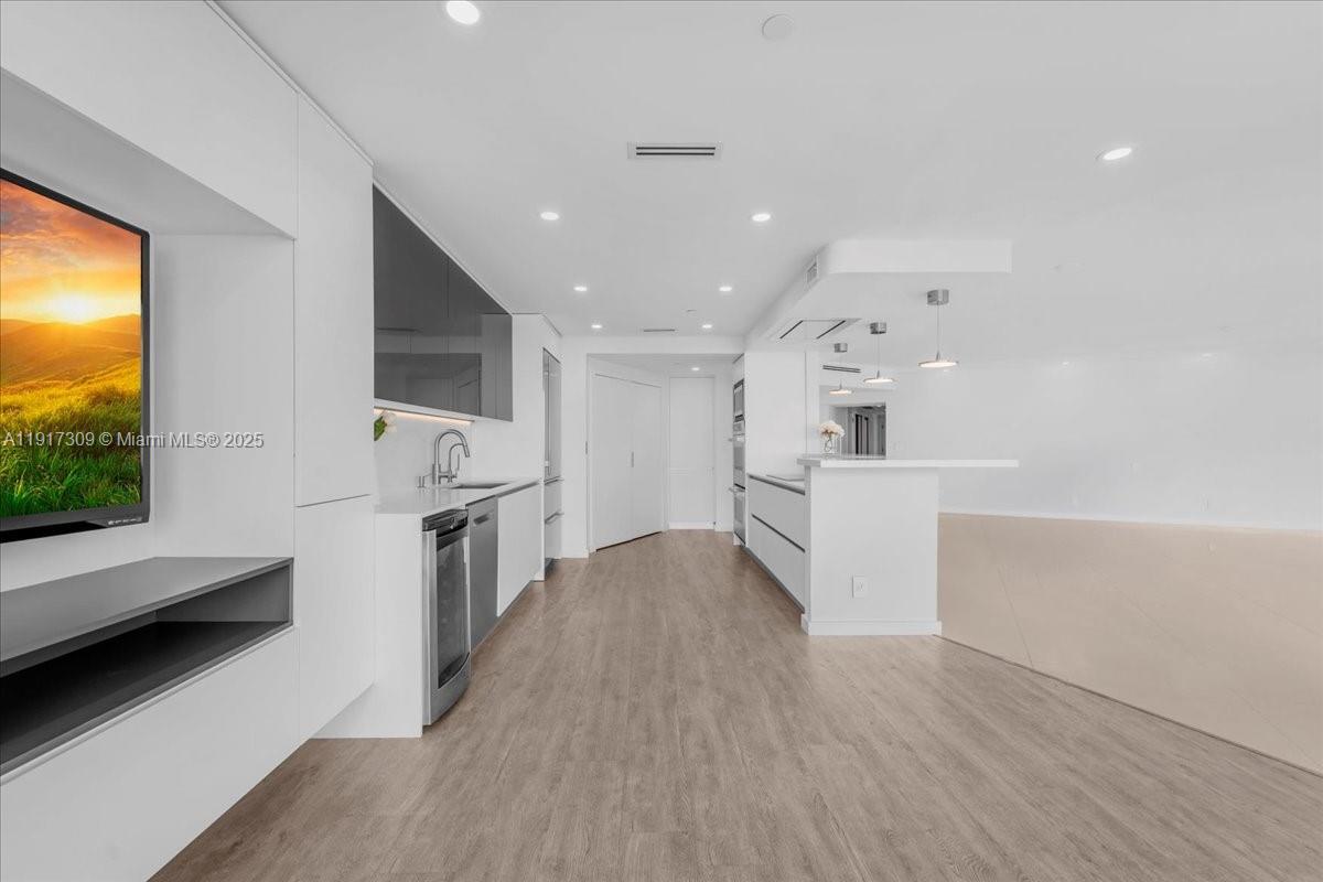 BRISTOL TOWER CONDO - Residential