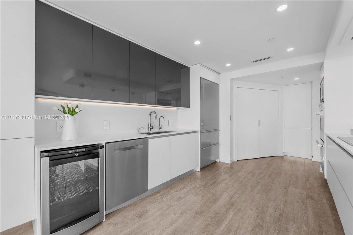 BRISTOL TOWER CONDO - Residential