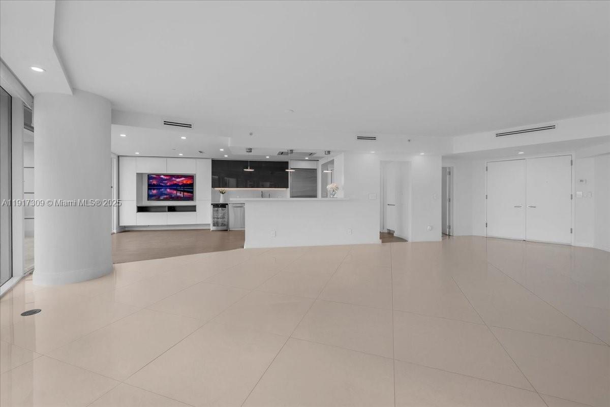 BRISTOL TOWER CONDO - Residential