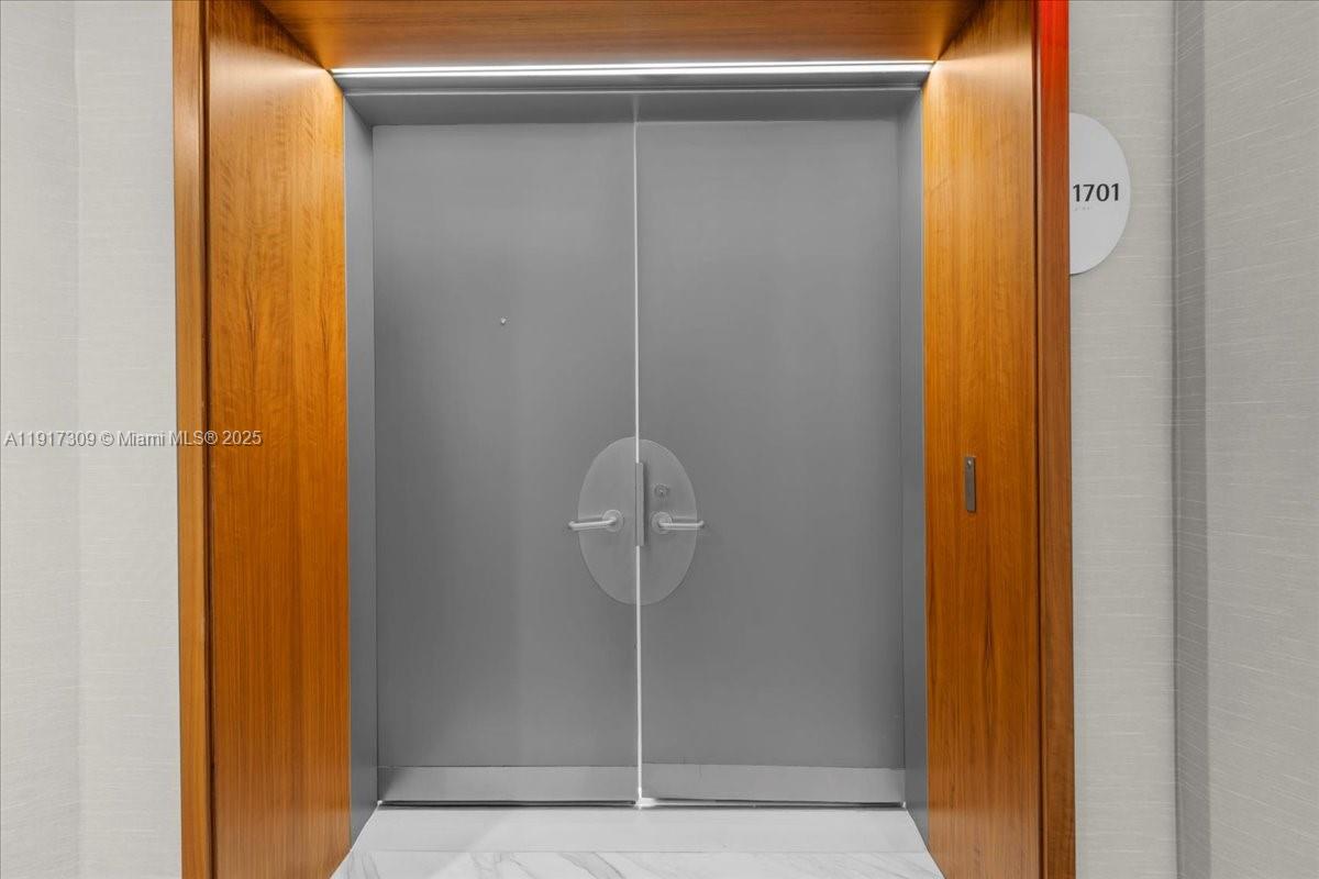 2127 Brickell Ave 1701