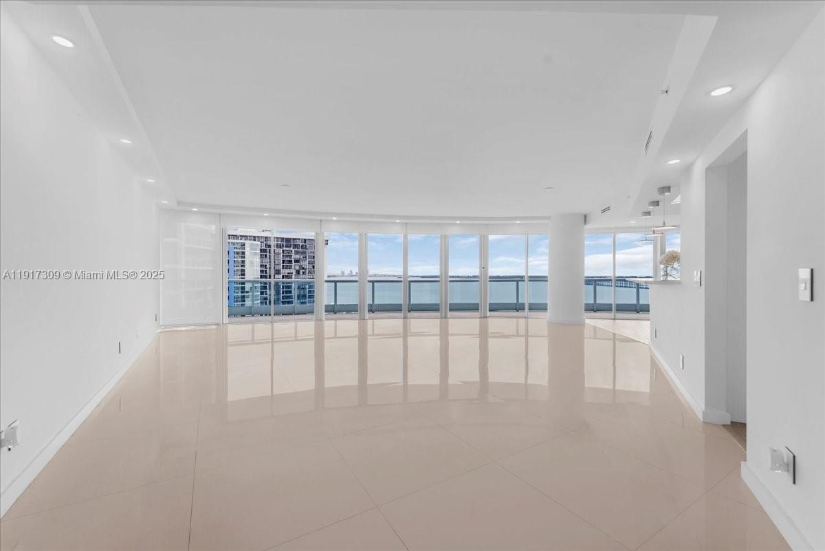 2127 Brickell Ave 1701